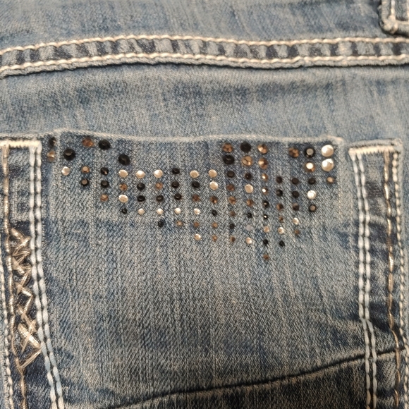 BKE Denim Culture Jeans, Straight, Size 26 Regular, Embellished Back Pockets - Picture 12 of 13